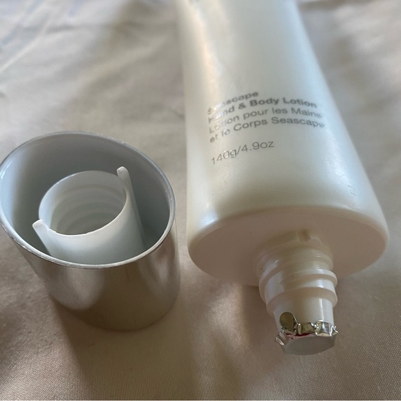 NWT Lavelier Seascape Hand & Body Lotion - Picture 4 of 6